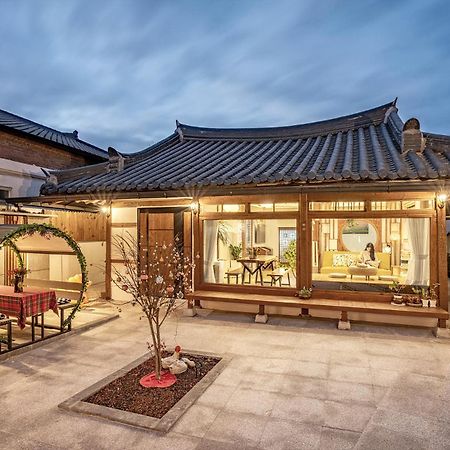 And Spring Hotel Jeonju Exterior photo