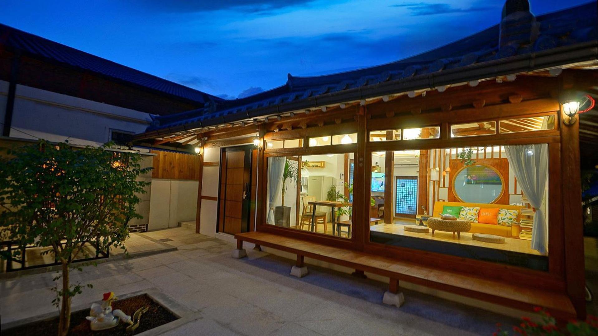 And Spring Hotel Jeonju Exterior photo