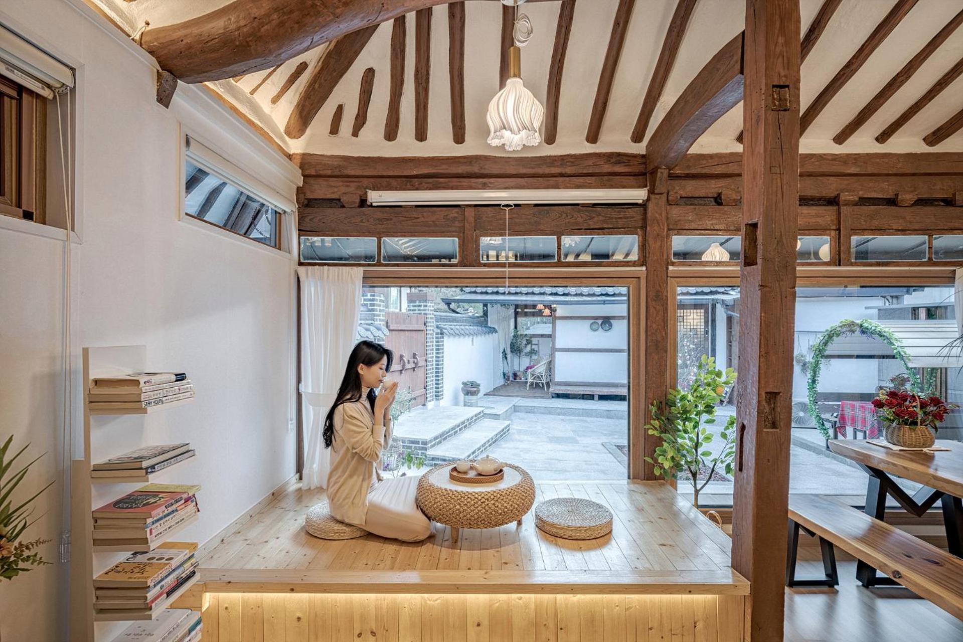 And Spring Hotel Jeonju Exterior photo