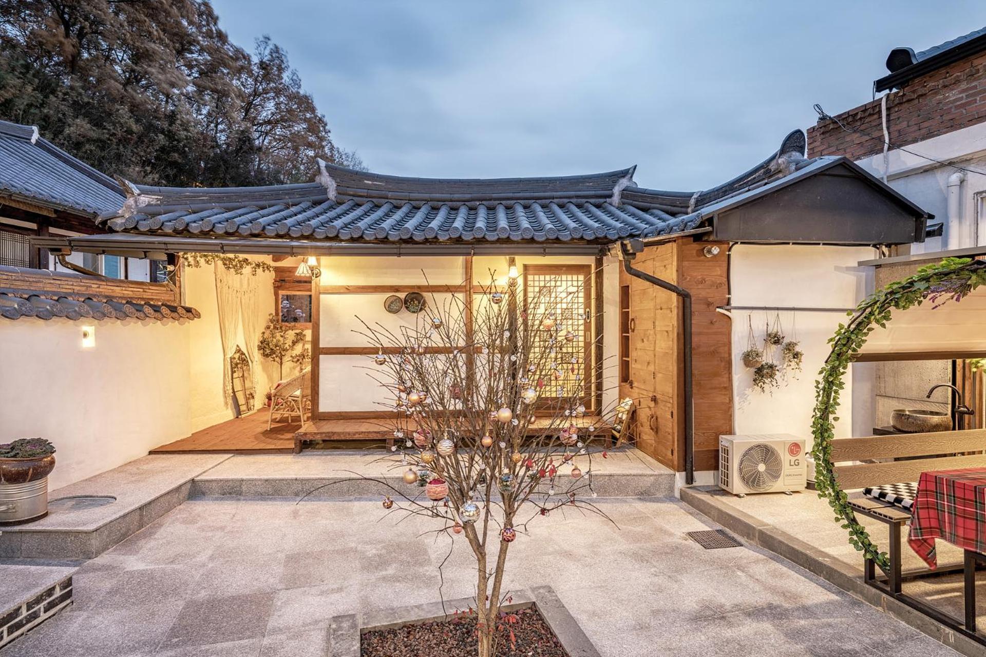 And Spring Hotel Jeonju Exterior photo