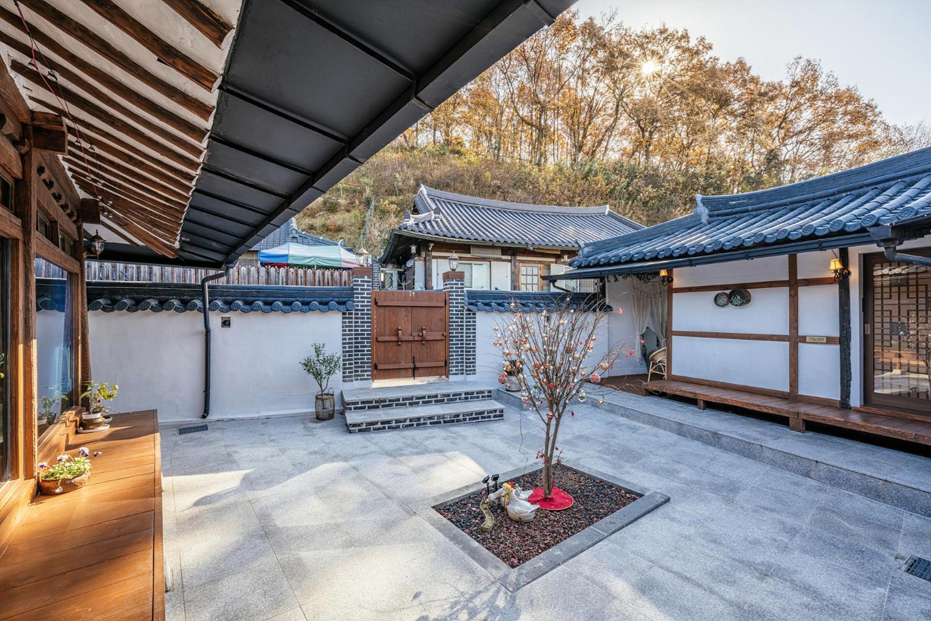 And Spring Hotel Jeonju Exterior photo